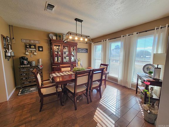5th image of 102 Westwood Dr