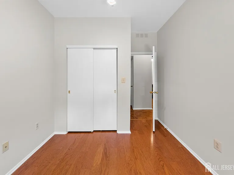 6111 Cedar Ct — Photo 15