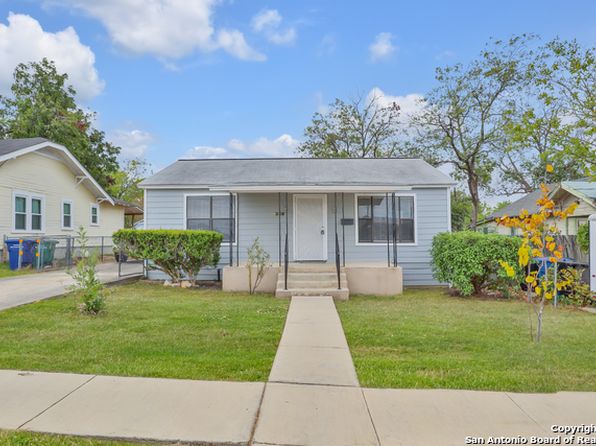 1216 W Craig Pl