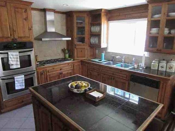 5th image of 2058 Seville Dr