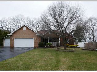 36 Maria Dr, Loudonville, NY 12211