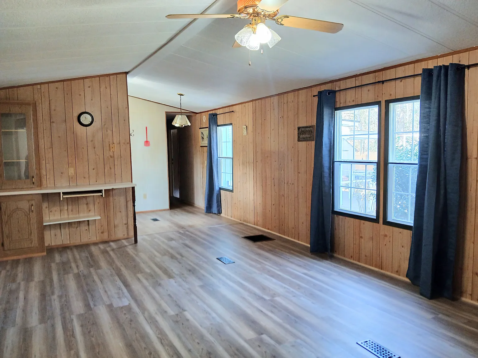 2 bed, 1.5 bath, 980 sqft, $1,400 — Photo 2