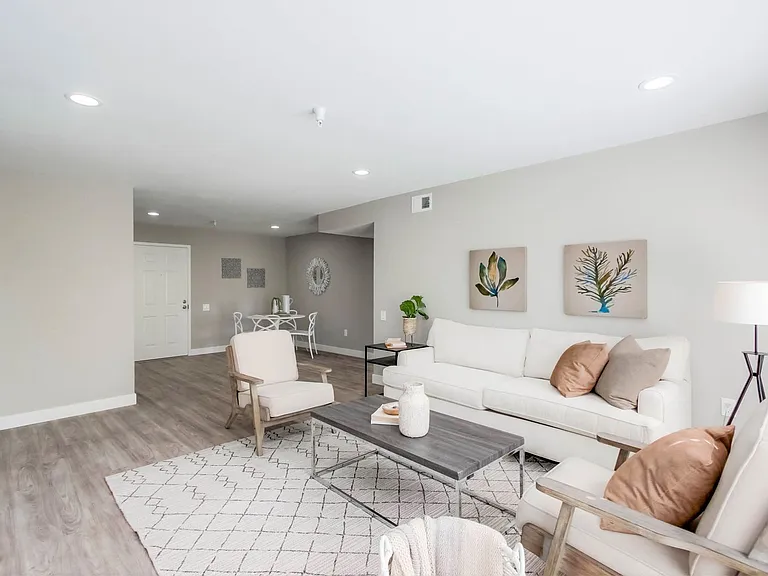 Eugene Eddy | Newly Renovated Apartment Homes — Photo 13
