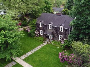 180 Overlook Ave, Great Neck, NY 11021