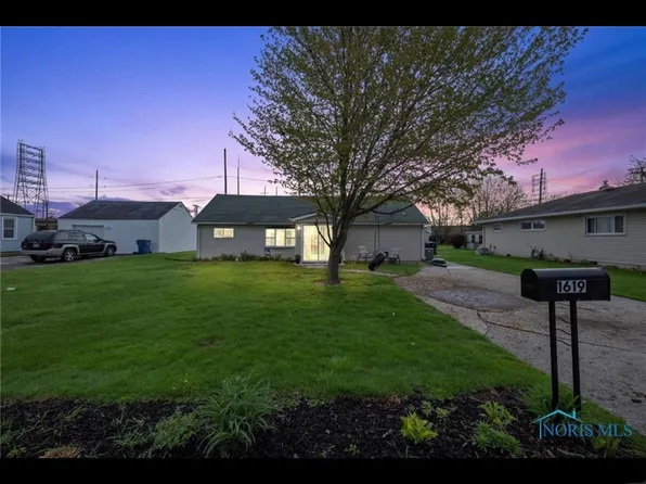 1619 Landis Ave, Oregon, OH 43616