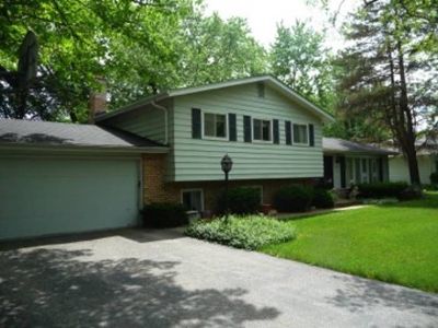 2643 Longmeadow Dr, Northbrook, IL, 60062