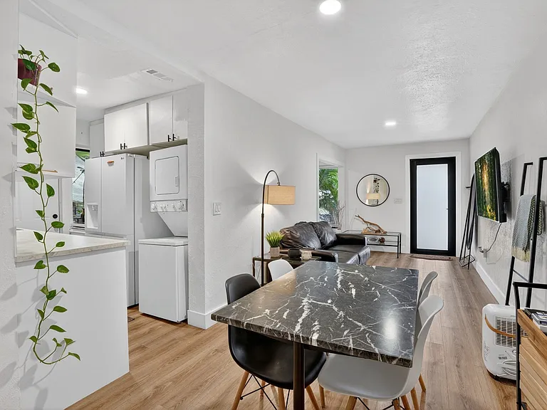 7811 NE 10th Ct #7817 — Photo 1