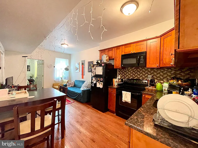 1131 Green St #2 — Photo 9