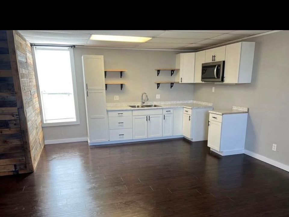 1st image of 601 W Oakland Ave #A