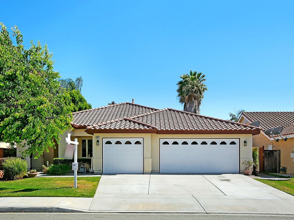 1st image of 3937 Cadena Dr