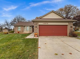 15975 Quail Ct, Macomb, MI 48044
