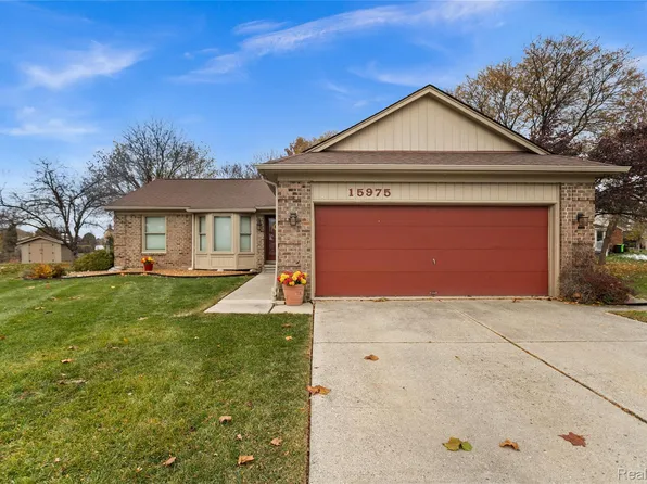 15975 Quail Ct, Macomb, MI 48044