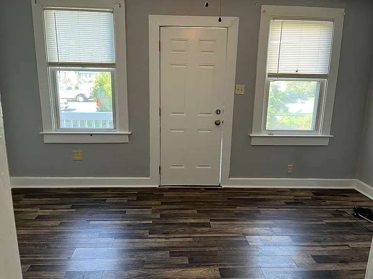 409 Lee St — Photo 2