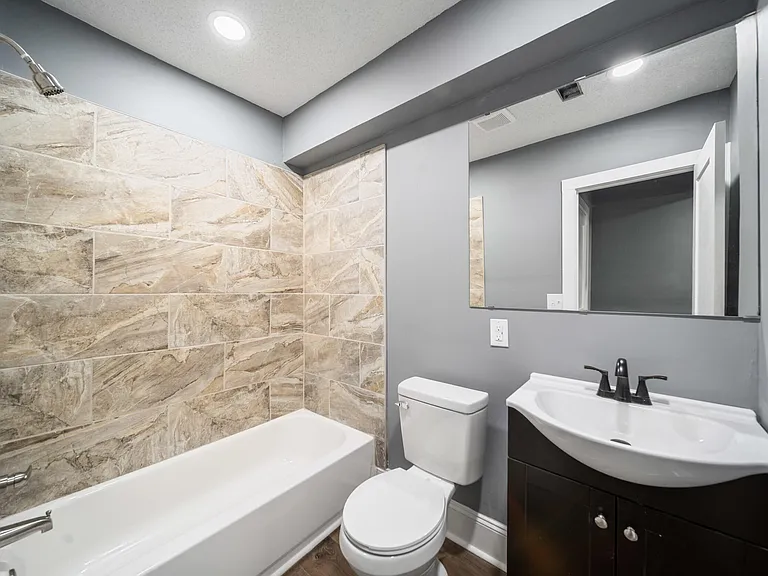438 E Charlotte Ave #1 — Photo 9