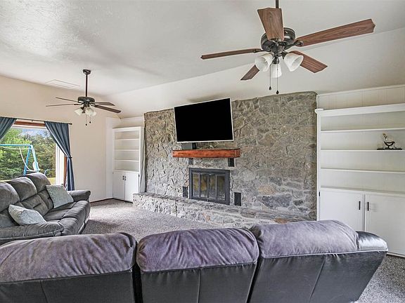 3rd image of 5213 E Hidden Springs Dr