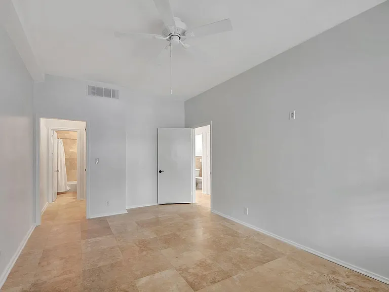 218 Worth Ave — Photo 12