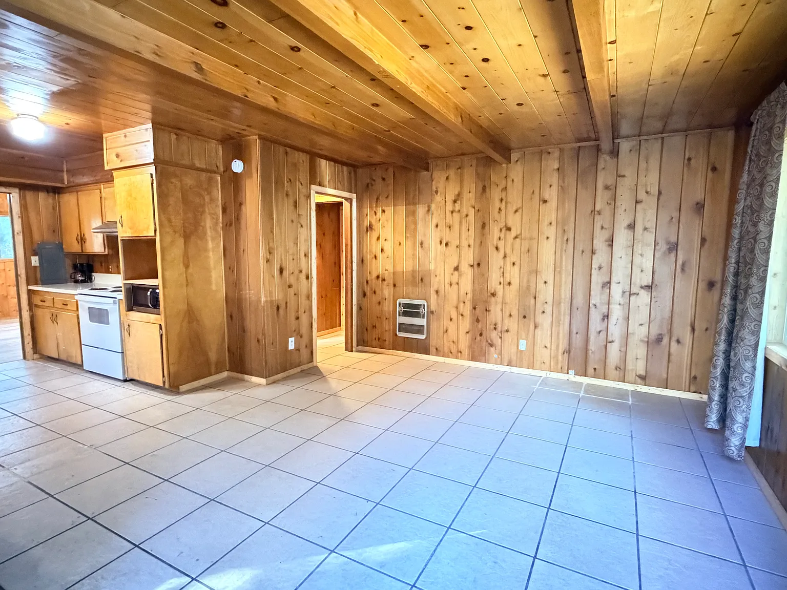 3 bed, 1526 sqft, $2,100 — Photo 2