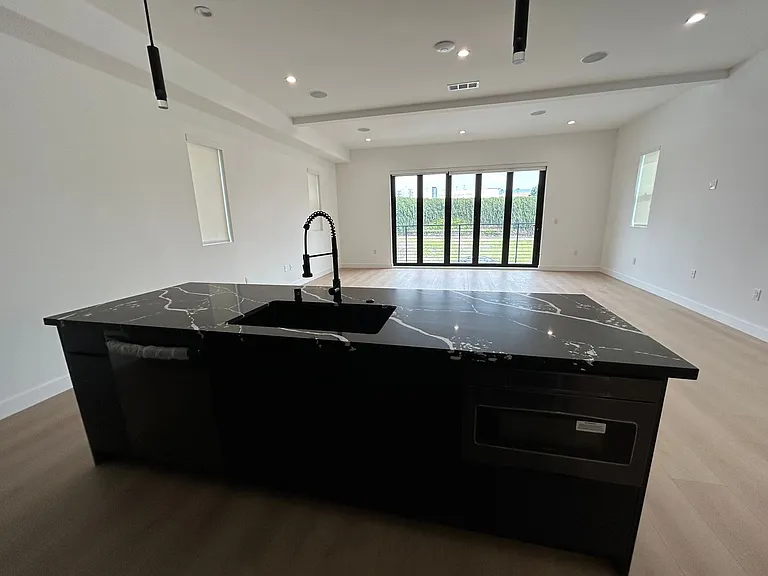 1807 Beloit Ave — Photo 15