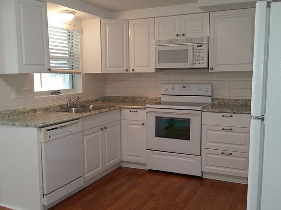 2nd image of 4051 Cluster Dr