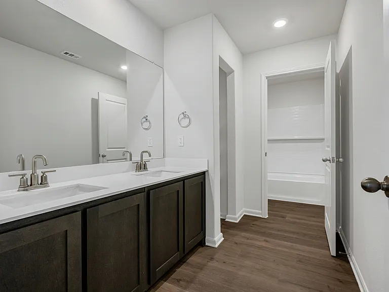 940 Cawthorne Trl — Photo 5