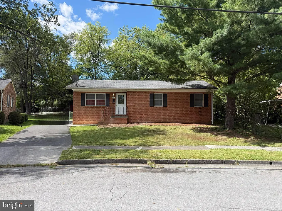 23 Montague Cir