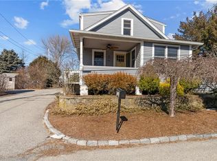 29 Allen Ave, Barrington, RI 02806