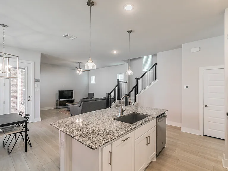 6113 Kendrick Mews — Photo 8