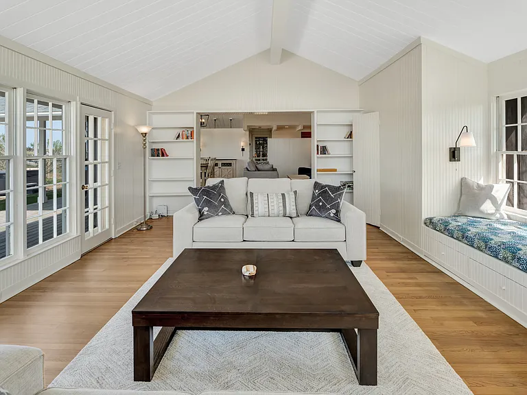 1 Waters Edge Dr — Photo 15