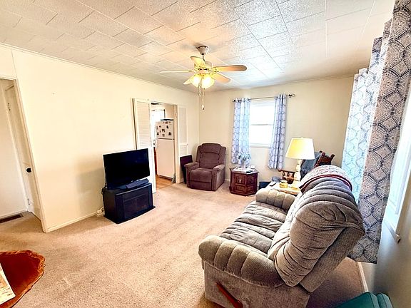 5th image of 1700 Westhaven Dr SW