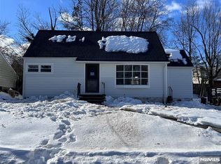 231 Spruce St, Midland Park, NJ 07432