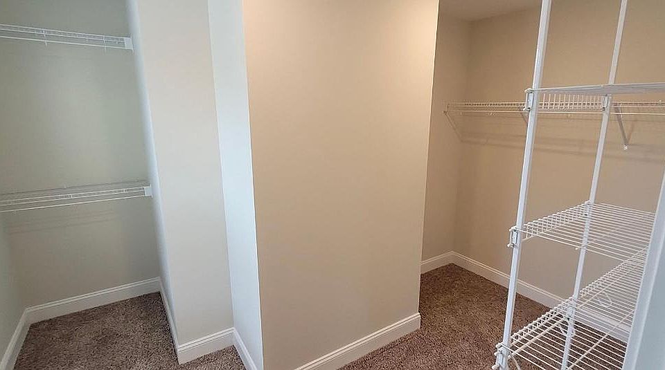 1st image of 559WOODTRAC E St #32