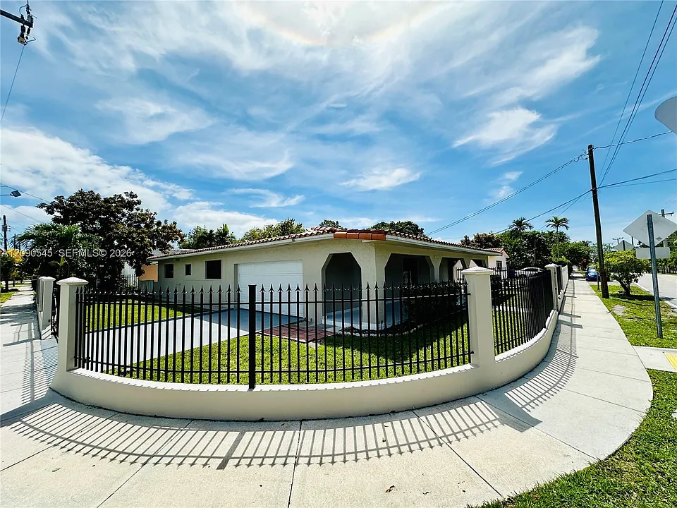 201 SW 40th Ave