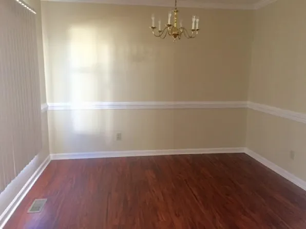 5053 Summer Ridge Rd, Fayetteville, NC 28303