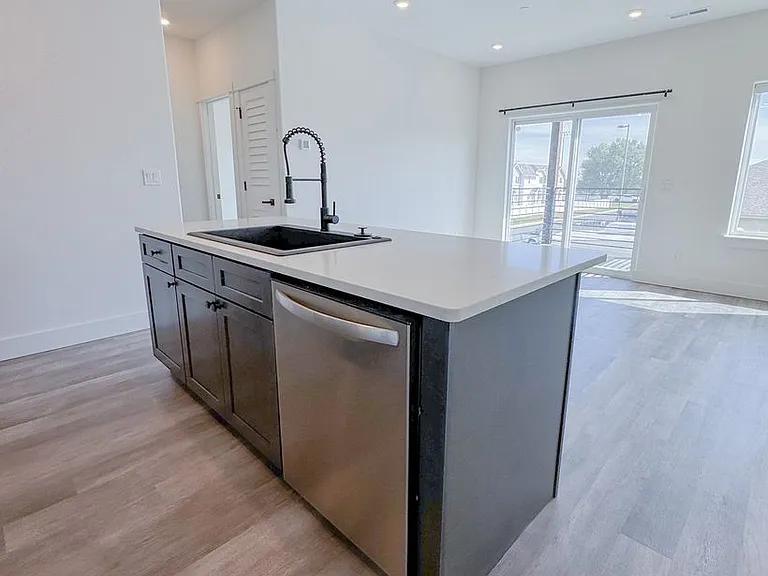 961 Covey Run Rd — Photo 3