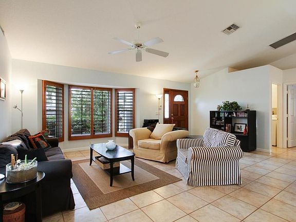 2nd image of 536 N Cypress Dr