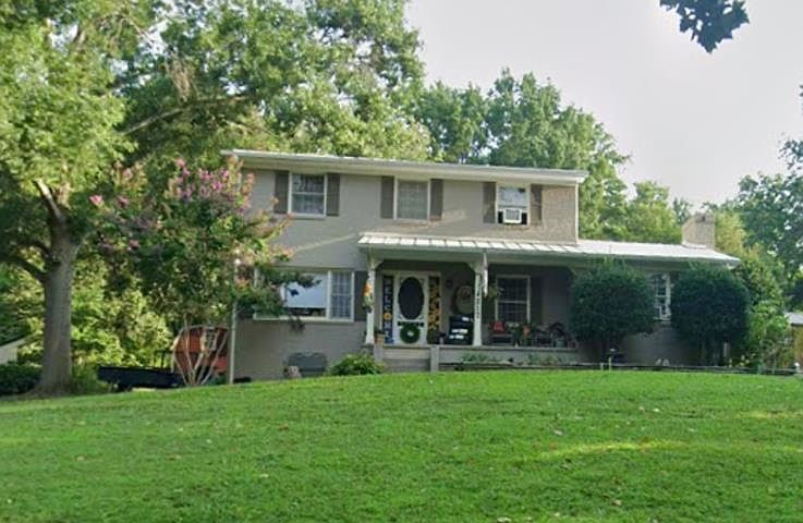 1st image of 217 Meadowbrook Rd