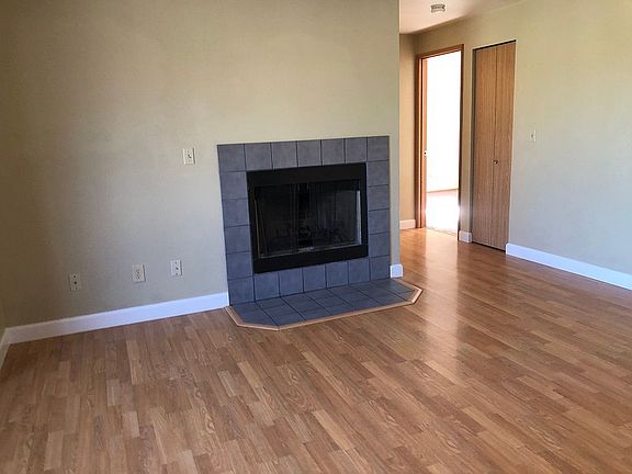 5th image of 8151 Cottage Pl NE