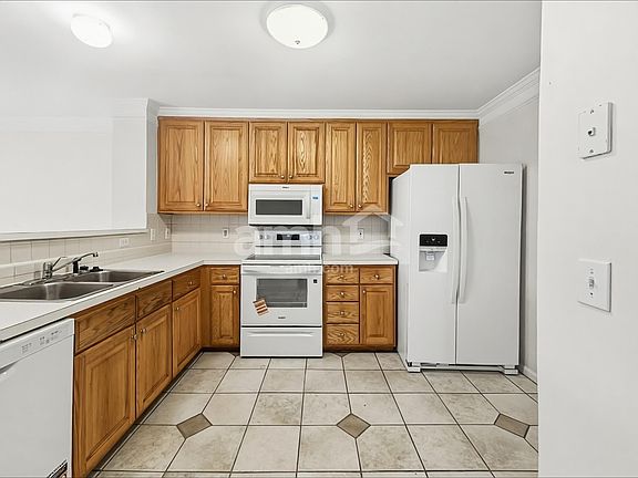 4th image of 4601 Heritage Woods Dr