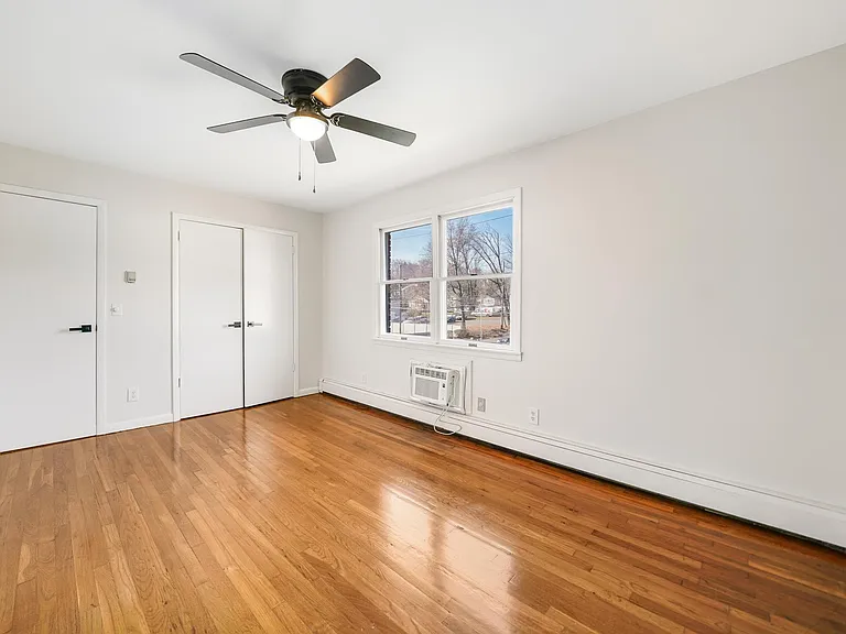 19 Grand Ave — Photo 9