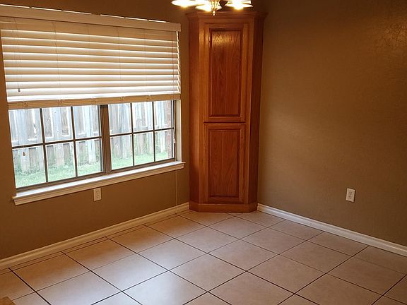 Dinning area in kitchen