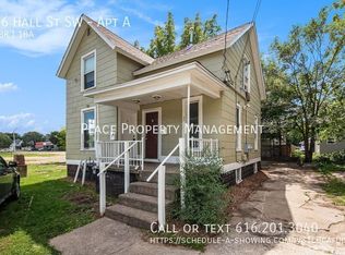 26 Hall St SW APT A, Grand Rapids, MI 49507
