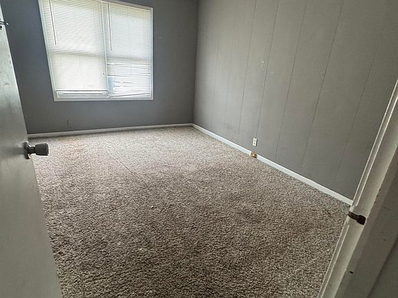 3rd image of 7 Pye Ct
