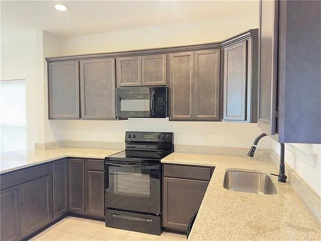 44067 Parker Blvd — Photo 5