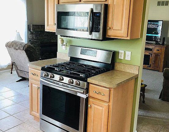 5th image of 2258 Cranston St