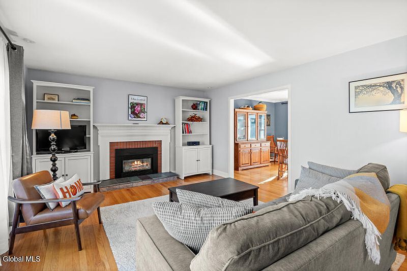 4th image of 12 Delucia Terrace