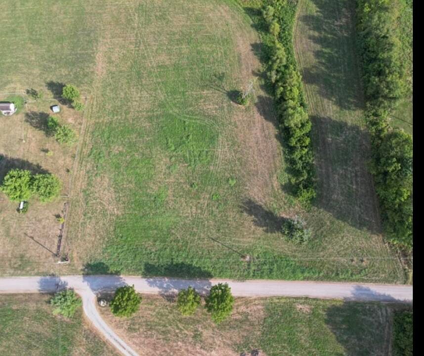 2nd image of 6 Twin Creek Rd