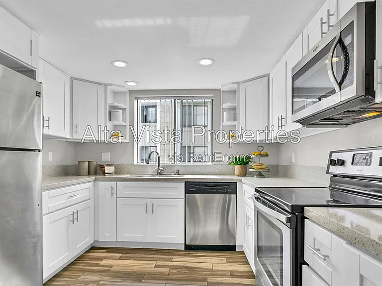 4082 Mahaila Ave #E — Photo 9
