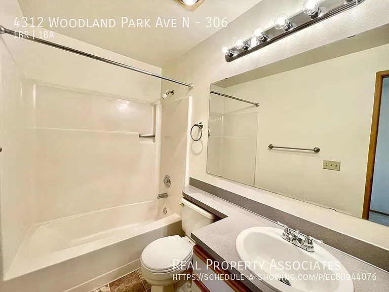 4312 Woodland Park Ave N #306 — Photo 14