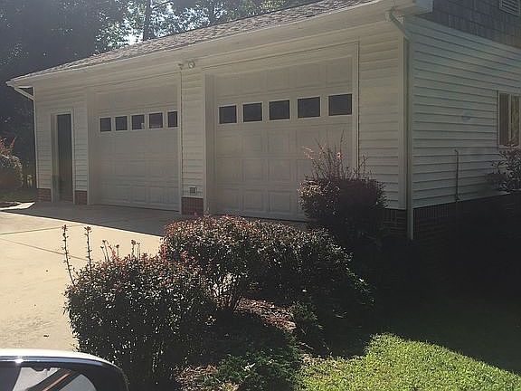detached garage