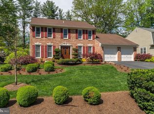17 Candlelight Ct, Rockville, MD 20854
